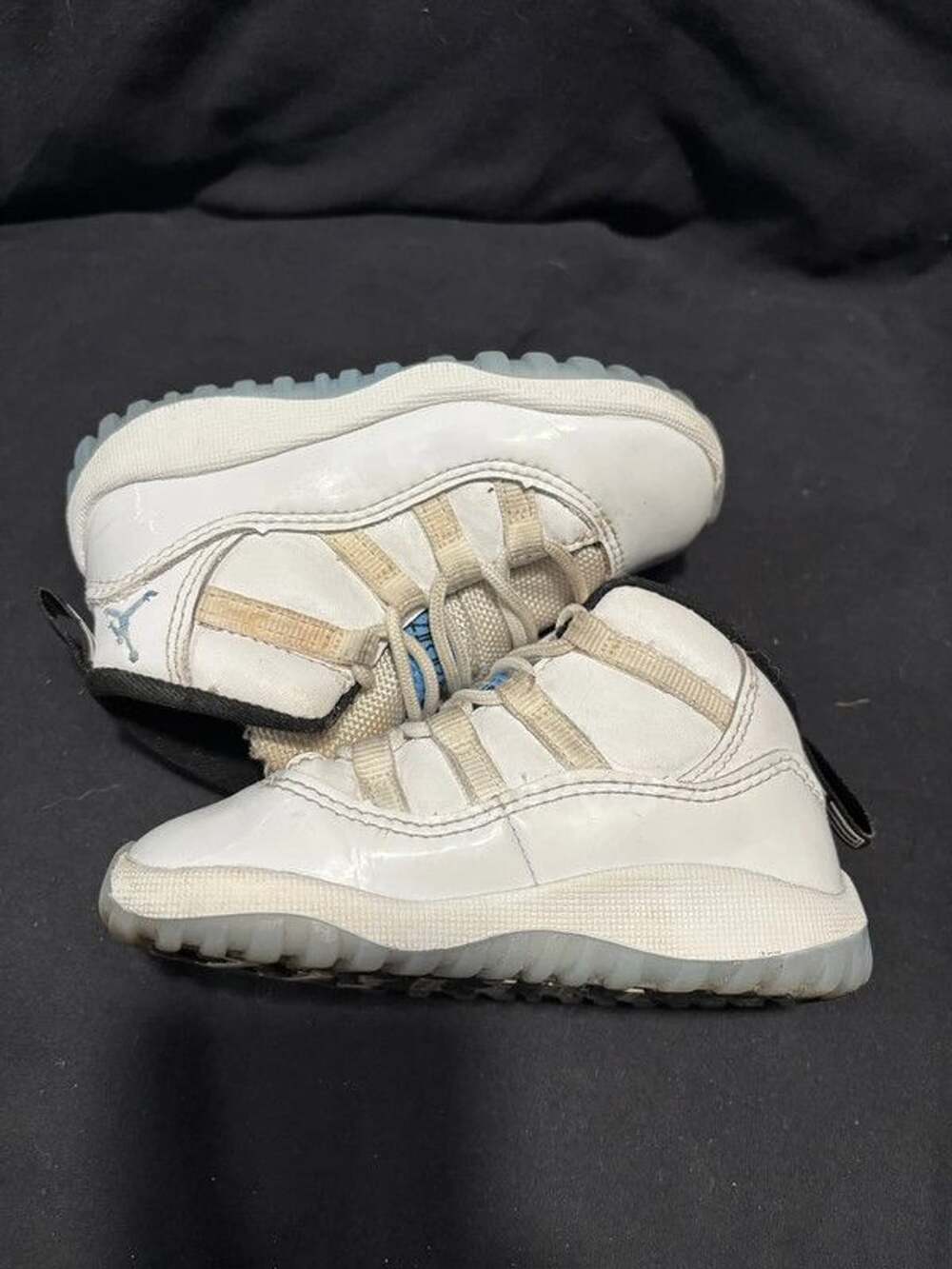 Jordan 11 Legend Blue